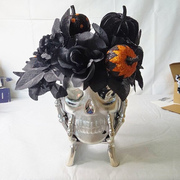 Halloween Shiny Silver Skeleton Head Sparkly Bouquet of Spooky Pumpkins Roses - Picture 6 of 9